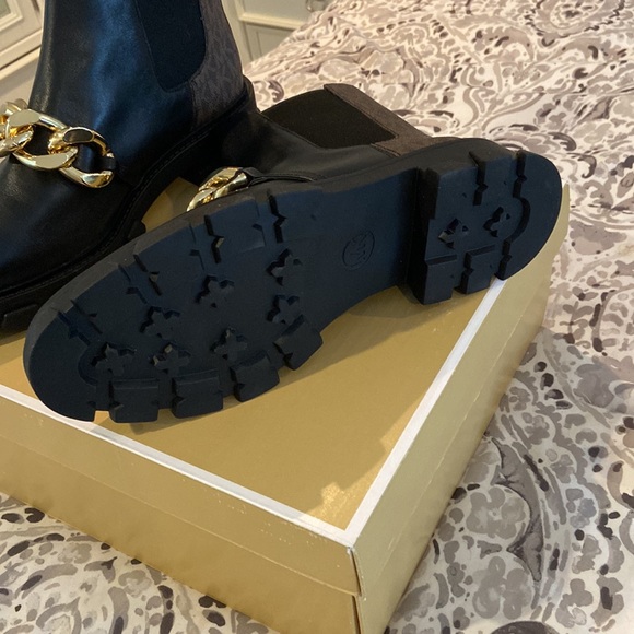 Fall boots….Perfect for Fall! Never worn! - Picture 3 of 4